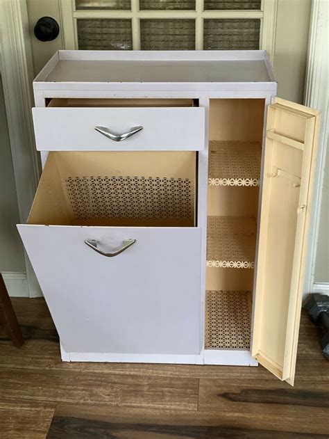 Vintage Metal 50s Mid Century Bathroom Storage Cabinet 